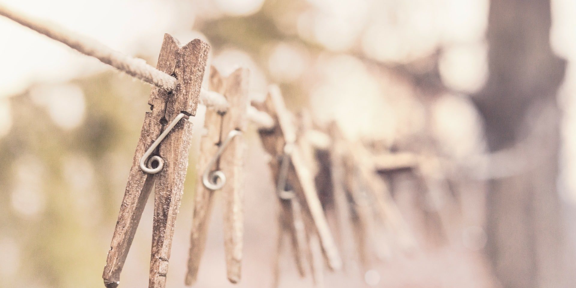 pegs-g55c8b5175_1920