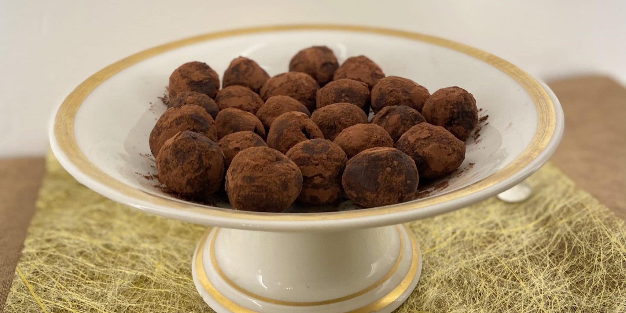 Cuisine de noël avec les enfants : les truffes au chocolat sans oeufs 